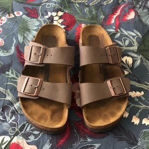 Birkenstock Arizona Sandal, Mocha, size 39